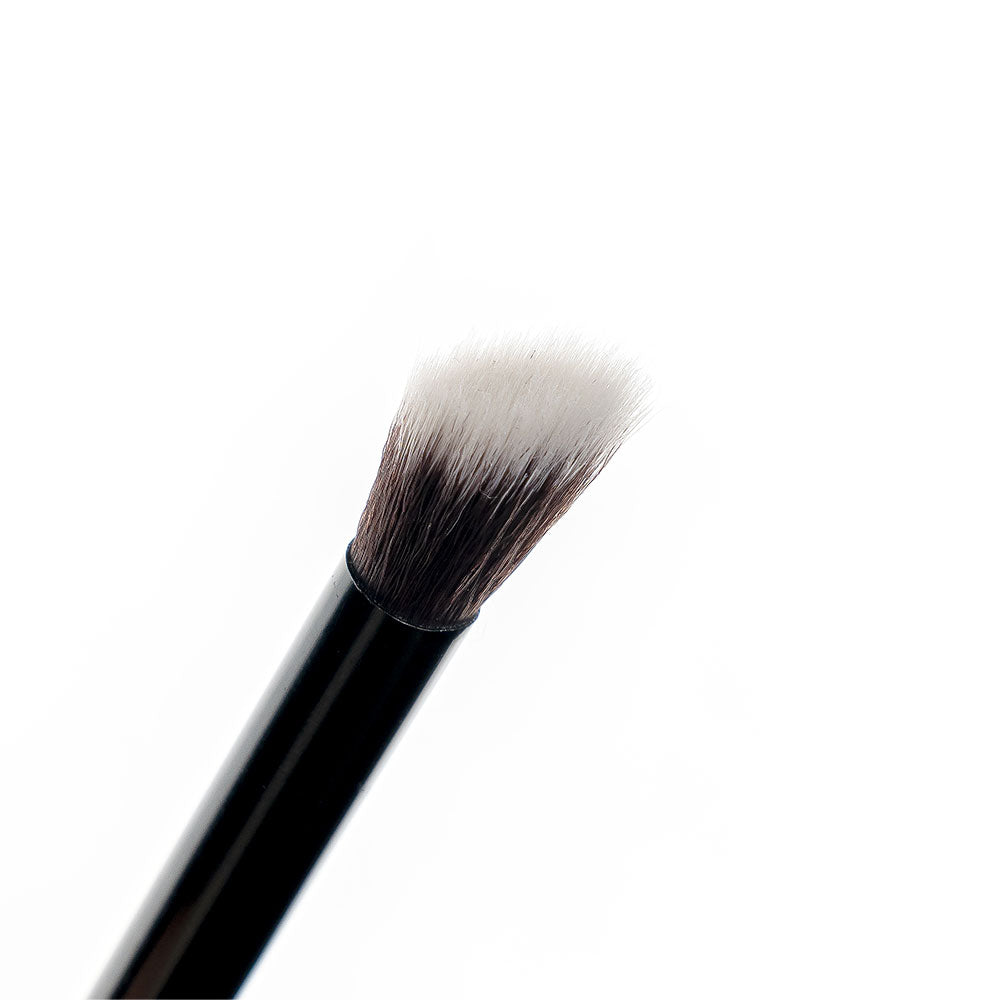 No.15 Angled Blending Eye Brush